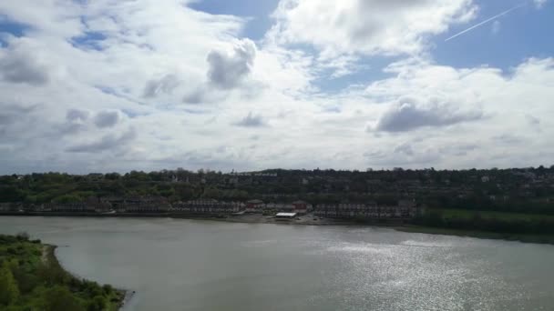 Yüksek Angle Drone Rochester City Kamera Görüntüsü Thames Nehrinde Ngiltere — Stok video