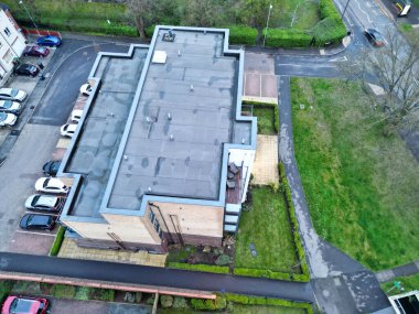 İngiltere 'de Bulutlu ve Yağmurlu Gün sırasında Londra' nın Merkez Borehamwood şehrinin hava görüntüsü. 4 Nisan 2024