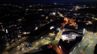 İngiltere 'nin Aydınlanmış Merkez Leicester şehrinin hava görüntüsü. 26 Nisan 2024