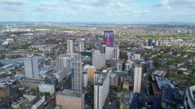 İngiltere 'nin Orta Batı Croydon Londra şehrinin muhteşem Yüksek Açılı Manzarası. 24 Nisan 2024