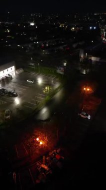 İngiltere 'nin Aydınlanmış Tarihi Merkez Coventry şehrinin Hava Dikey Tarzı Görüntüsü. 8 Nisan 2024