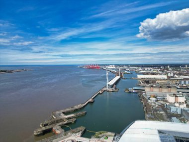 İngiltere 'nin kuzeybatısındaki The Maritime City, Liverpool Modern Britanya Şehir Merkezi Yüksek Açı Manzarası. 5 Mayıs 2024