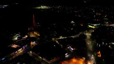 İngiltere 'nin Aydınlanmış Leighton Buzzard Kasabası Havadan Görünümü Büyük Britanya Gecesi. 29 Mart 2024