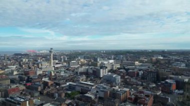 İngiltere 'nin kuzeybatısındaki Liverpool' daki Modern Britanya Şehir Merkezi 'nin Hava Görüntüsü. 5 Mayıs 2024