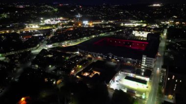 Gece boyunca İngiltere 'nin merkezi Sheffield şehrinin yüksek açılı görüntüsü. Birleşik Krallık. 29 Nisan 2024