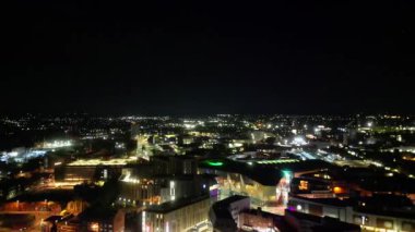 Açık Gece sırasında İngiltere 'nin Aydınlanmış Merkez Leicester şehrinin Yüksek Açılı Hızlandırılmış Görüntüsü. 26 Nisan 2024