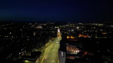 Açık Gece sırasında İngiltere 'nin Aydınlanmış Merkez Leicester şehrinin Yüksek Açılı Hızlandırılmış Görüntüsü. 26 Nisan 2024