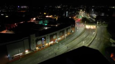 Açık Gece sırasında İngiltere 'nin Aydınlanmış Merkez Leicester şehrinin Yüksek Açılı Hızlandırılmış Görüntüsü. 26 Nisan 2024