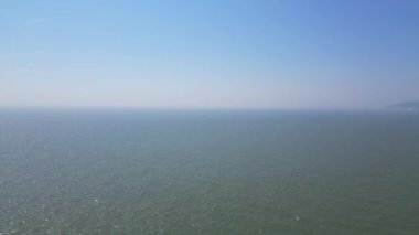 İngiltere 'nin Eastbourne Okyanusu' ndaki Yüksek Açılı Tekne Manzarası. 5 Mayıs 2024