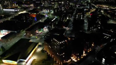 Gece boyunca İngiltere 'nin merkezi Sheffield şehrinin hava görüntüsü. Birleşik Krallık. 29 Nisan 2024
