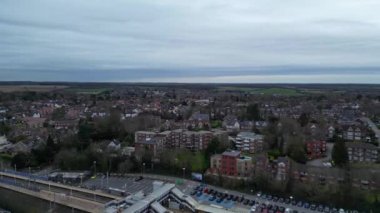 Harpenden Şehir Merkezi 'nin yüksek açılı görüntüsü. 16 Mart 2024