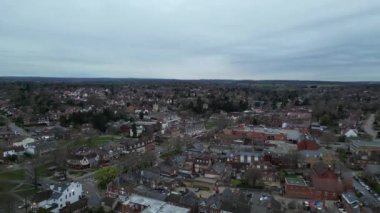 Harpenden Şehir Merkezi 'nin yüksek açılı görüntüsü. 16 Mart 2024