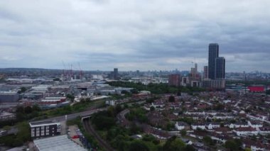 İngiltere 'nin Hanger Hill Londra şehrindeki Endüstriyel Estate Yüksek Açı Manzarası. 3 Mayıs 2024