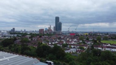 İngiltere 'nin Hanger Hill Londra şehrindeki Endüstriyel Estate Yüksek Açı Manzarası. 3 Mayıs 2024