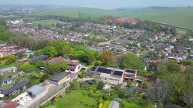 İngiltere 'nin Brighton City ve Beach yakınlarındaki Ovingdean Köyü' nün Yüksek Açılı Görüntüleri. 5 Mayıs 2024