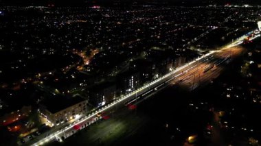 Aydınlanmış Cambridge Şehir Merkezi 'nin Gece Hava Görüntüsü. İngiltere, Birleşik Krallık. 21 Mart 2024