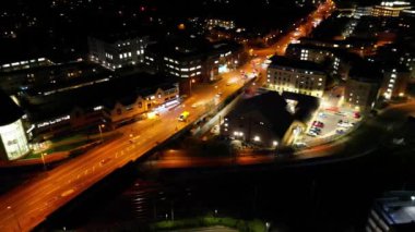 Aydınlanmış Cambridge Şehir Merkezi 'nin Gece Hava Görüntüsü. İngiltere, Birleşik Krallık. 21 Mart 2024
