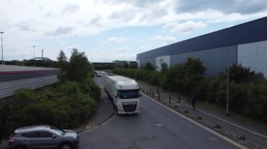 Birleşik Krallık Leeds City 'deki Endüstriyel Estate ve Depoların Hava Görüntüsü. 27 Haziran 2024