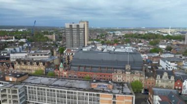 İngiltere 'nin West Croydon Londra şehrindeki binaların hava görüntüsü. 24 Nisan 2024