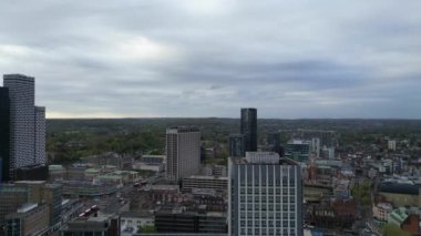 İngiltere 'nin West Croydon Londra şehrindeki binaların hava görüntüsü. 24 Nisan 2024