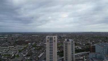 İngiltere 'nin West Croydon Londra şehrindeki binaların hava görüntüsü. 24 Nisan 2024