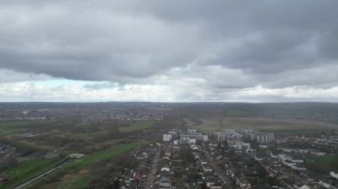 Günbatımında İngiltere 'nin Orta Dagenham Londra şehrinin hava görüntüsü. 2 Mart 2024