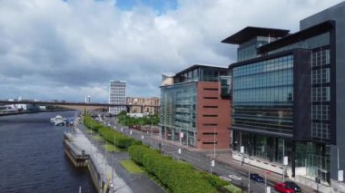 İskoçya 'nın merkezi Glasgow şehrinin yüksek açılı görüntüsü. 5 Haziran 2024