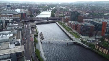 İskoçya 'nın merkezi Glasgow şehrinin yüksek açılı görüntüsü. 5 Haziran 2024