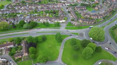 İngiltere 'nin tarihi Swindon şehrinin yüksek açılı görüntüsü. 25 Mayıs 2024