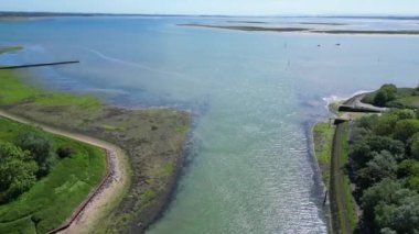 İngiltere, Hampshire 'ın güneydoğu köşesindeki Havant kasabasının hava görüntüsü. 15 Mayıs 2024