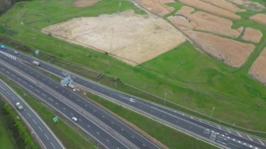 İngiltere 'nin Cambridgeshire kentindeki Merkez Milton kasabasının hava görüntüleri. 21 Mart 2024