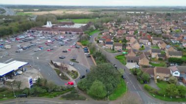 İngiltere 'nin Cambridgeshire kentindeki Merkez Milton kasabasının hava görüntüleri. 21 Mart 2024