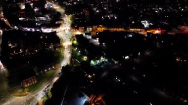 İngiltere 'nin Aydınlanmış Leighton Buzzard Kasabası Havadan Görünümü Büyük Britanya Gecesi. 29 Mart 2024