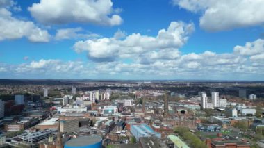 İngiltere Merkez Coventry Şehir Merkezi 'ndeki şehir merkezinin hava görüntüleri. 30 Mart 2024
