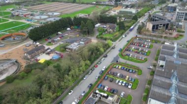 İngiltere 'nin Cambridgeshire kentindeki Milton şehrinin yüksek açılı görüntüsü. 21 Mart 2024