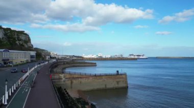 İngiltere 'nin Dover Denizi Limanı Güzel ve Parlak Gün' de Yüksek Açı Manzarası. 20 Nisan 2024