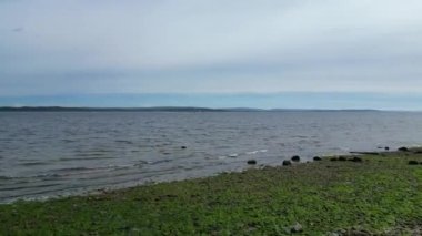 İngiltere 'nin Southampton Limanı yakınlarındaki Lepe Beach ve Ocean Port City' deki teknenin hava görüntüsü. 17 Mayıs 2024