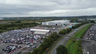 Yağmurlu ve Bulutlu Sabah Sırasındaki Deniz Limanı Avonmouth Bristol manzarası. İngiltere Birleşik Krallığı. 24 Ağustos 2024