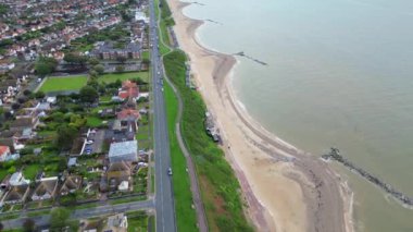 Daha çok Bulutlu ve Rüzgarlı bir günde, İngiltere 'nin Brighton City yakınlarındaki Holland Town' un yüksek açılı görüntüsü. 22 Mayıs 2024