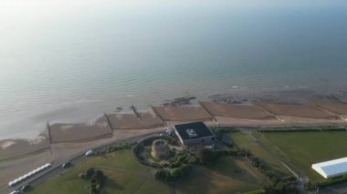 İngiltere 'nin Eastbourne Okyanus Kenti Okyanusu' nun En Güzel Turistik Cazibesi Deniz Cephesi ve Okyanusu Hava Manzarası. 10 Mayıs 2024