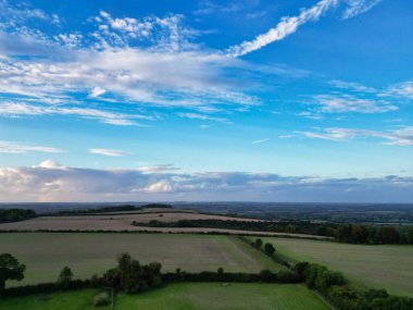 Streatley Village 'daki İngiliz Tarım Çiftlikleri ve İngiltere' nin Bedfordshire 'daki Kırsal Açı Manzarası. Görüntüler İHA 'nın Kamerasıyla 7 Ekim 2024' te çekildi.