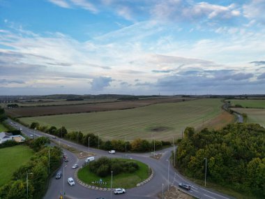 Streatley Village 'daki İngiliz Tarım Çiftlikleri ve İngiltere' nin Bedfordshire 'daki Kırsal Açı Manzarası. Görüntüler İHA 'nın Kamerasıyla 7 Ekim 2024' te çekildi.