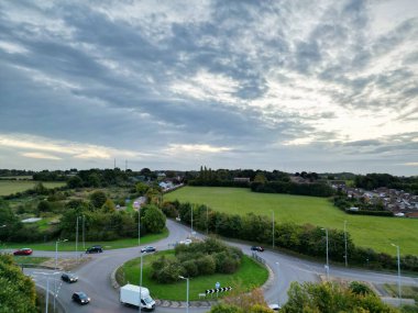 Streatley Village 'daki İngiliz Tarım Çiftlikleri ve İngiltere' nin Bedfordshire 'daki Kırsal Açı Manzarası. Görüntüler İHA 'nın Kamerasıyla 7 Ekim 2024' te çekildi.