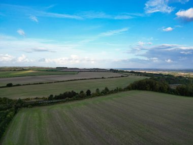 Streatley Village 'daki İngiliz Tarım Çiftlikleri ve İngiltere' nin Bedfordshire 'daki Kırsal Açı Manzarası. Görüntüler İHA 'nın Kamerasıyla 7 Ekim 2024' te çekildi.