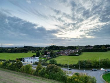 Streatley Village 'daki İngiliz Tarım Çiftlikleri ve İngiltere' nin Bedfordshire 'daki Kırsal Açı Manzarası. Görüntüler İHA 'nın Kamerasıyla 7 Ekim 2024' te çekildi.