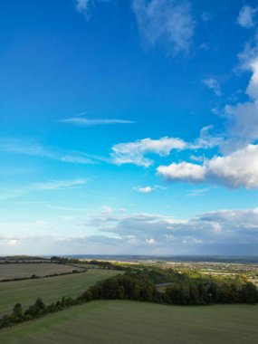 Streatley Village 'daki İngiliz Tarım Çiftlikleri ve İngiltere' nin Bedfordshire 'daki Kırsal Açı Manzarası. Görüntüler İHA 'nın Kamerasıyla 7 Ekim 2024' te çekildi.
