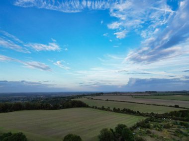 Streatley Village 'daki İngiliz Tarım Çiftlikleri ve İngiltere' nin Bedfordshire 'daki Kırsal Açı Manzarası. Görüntüler İHA 'nın Kamerasıyla 7 Ekim 2024' te çekildi.