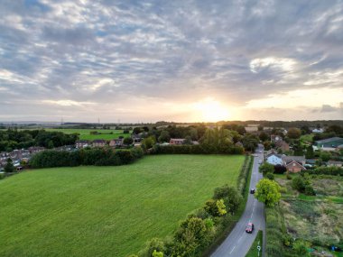 Streatley Village 'daki İngiliz Tarım Çiftlikleri ve İngiltere' nin Bedfordshire 'daki Kırsal Açı Manzarası. Görüntüler İHA 'nın Kamerasıyla 7 Ekim 2024' te çekildi.