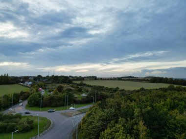 Streatley Village 'daki İngiliz Tarım Çiftlikleri ve İngiltere' nin Bedfordshire 'daki Kırsal Açı Manzarası. Görüntüler İHA 'nın Kamerasıyla 7 Ekim 2024' te çekildi.