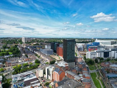 Kuzey İngiltere 'deki Tyne Nehri' nden Merkez Newcastle City 'nin hava görüntüsü. 19 Temmuz 2024, Drone 'un Kamerası.